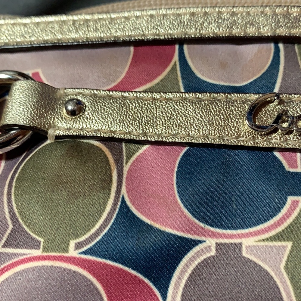 Coach wristlet - Picture 8 of 8